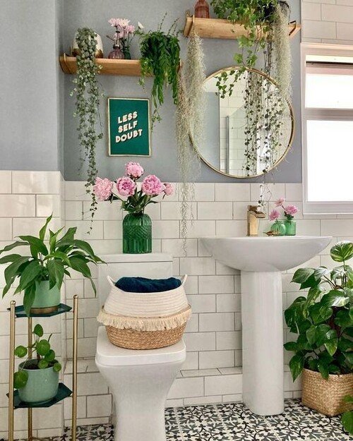 Gallery-worthy botanicals: bold art framed by living greenery