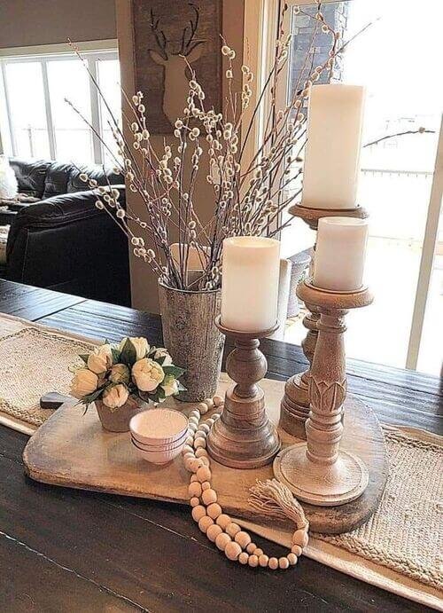 Pillar candles – a simple yet cozy accent.
