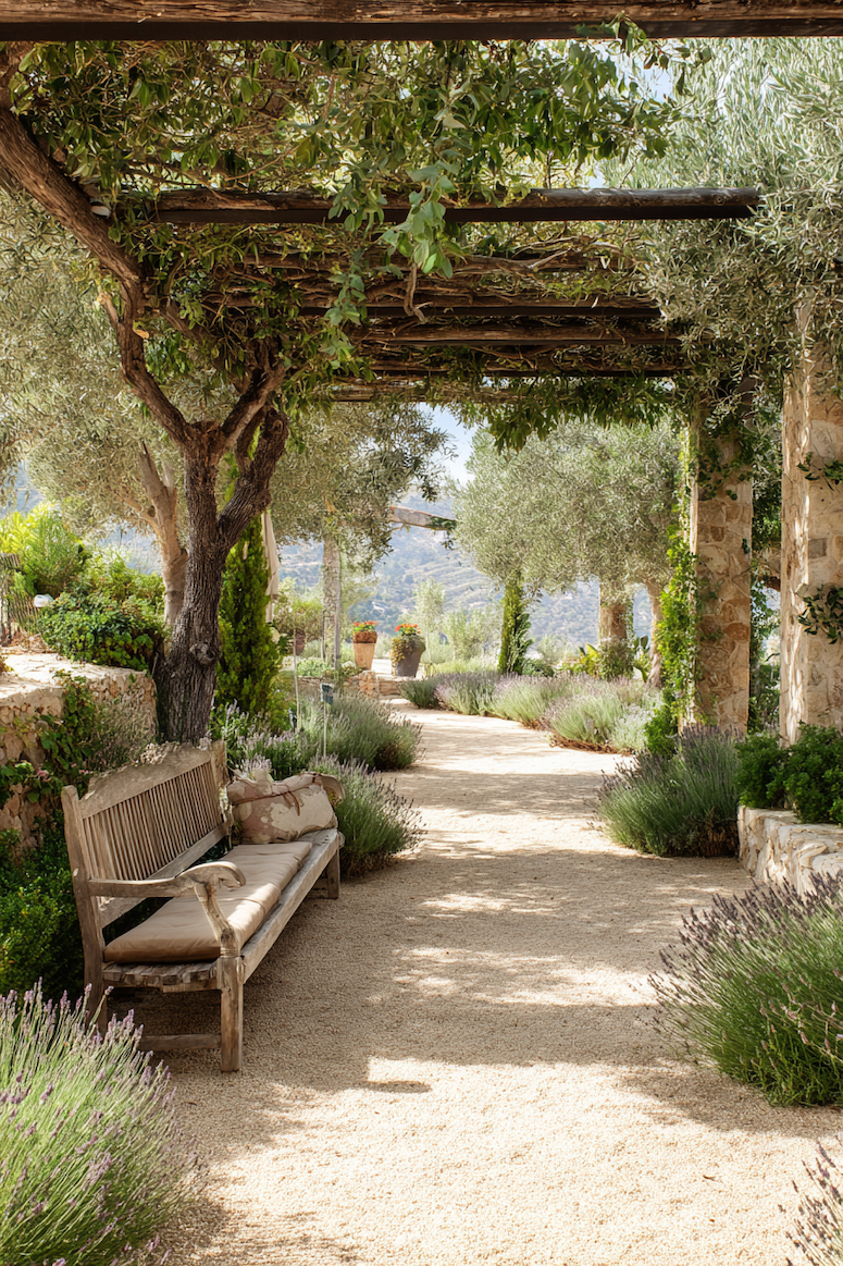 Affordable Pathway Ideas to Create a Cozier Garden Retreat